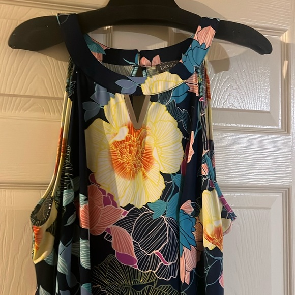 Summer Dress; Floral Pattern; Very Beautiful - Picture 4 of 7